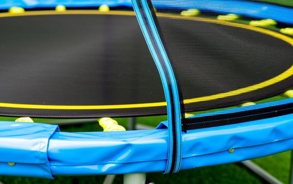 蹦床下面怎么用绳子收口