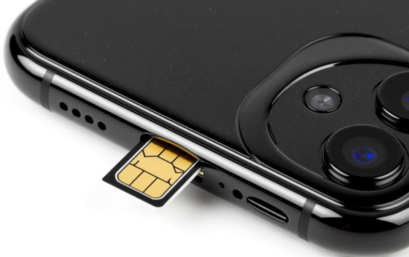 手机后盖有个口子怎么弄下来,手机后盖怎么拆 手机后盖有个口子怎么弄下来